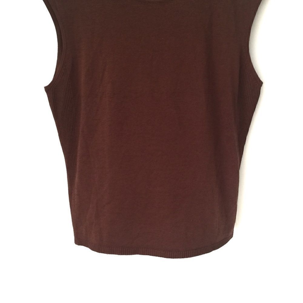 Finity Basic Top in Brown Size L - Picture 3 of 7